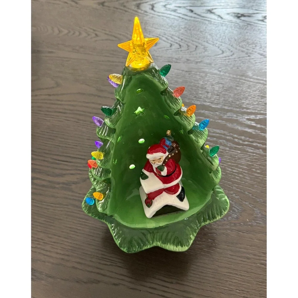Vtg Mr Christmas ceramic Lighted Christmas Tree with Santa Chimney‎ Scene Green